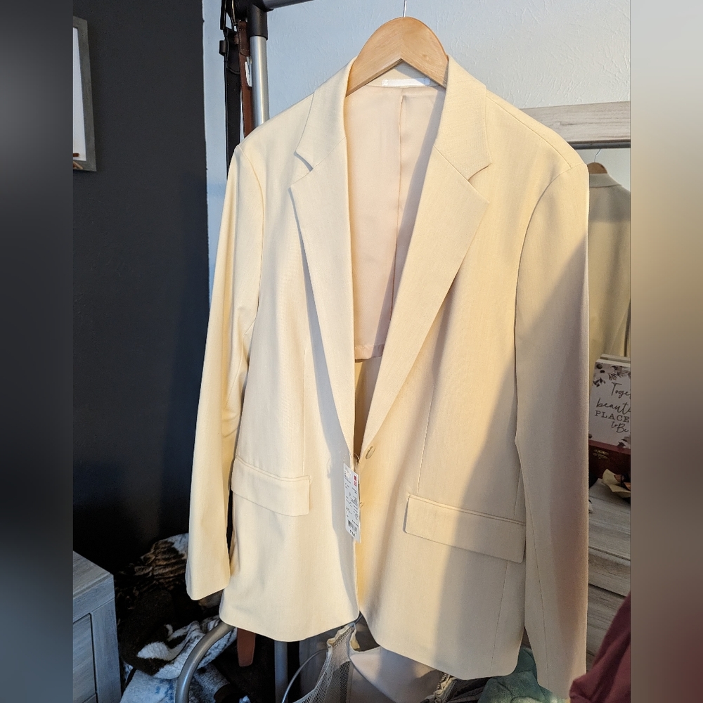 NWT - Uniqlo Cream Blazer, Women’s Large